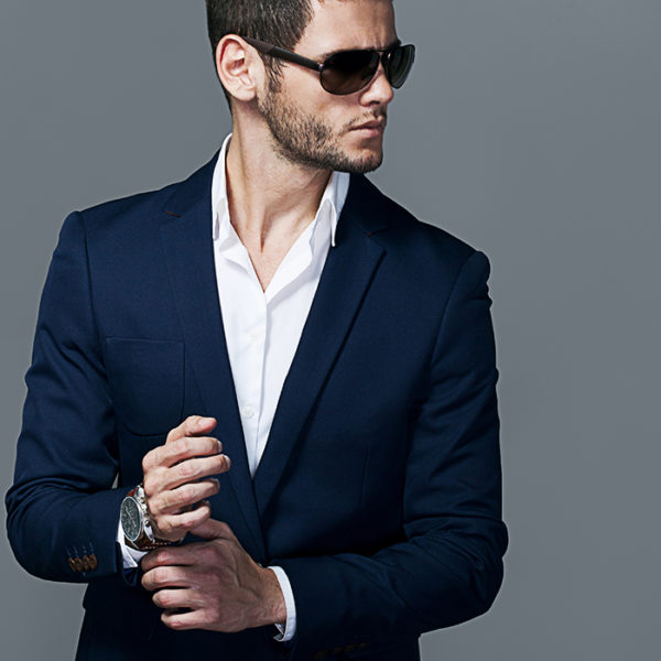 7 Minimalist Men's Wardrobe Essentials & How To Buy
