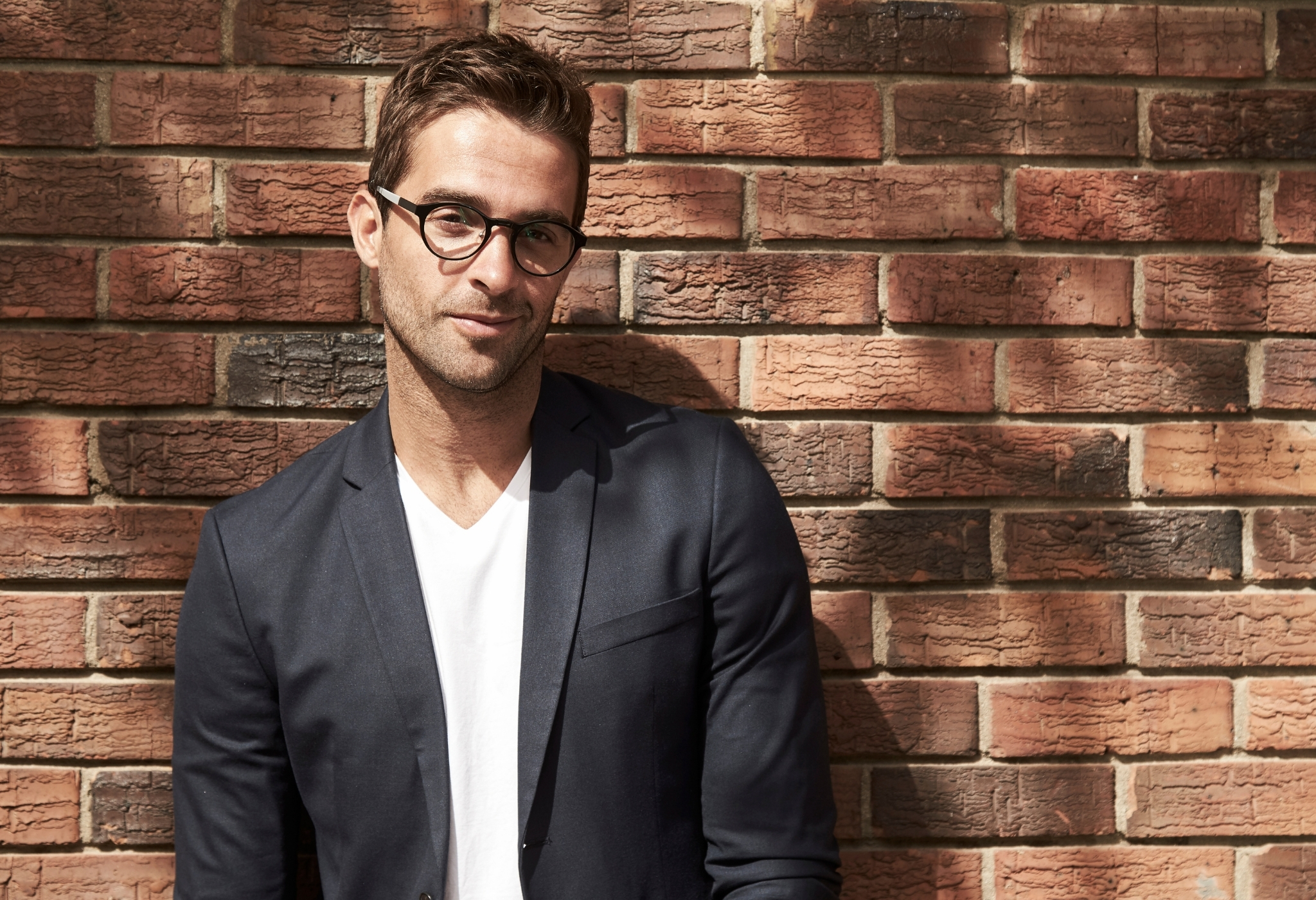 How To Buy The Right Eyeglasses Based On Your Face Shape | A Man's Guide To Wearing  Glasses