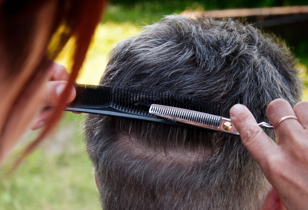 How To Cut Hair With Scissors And Comb