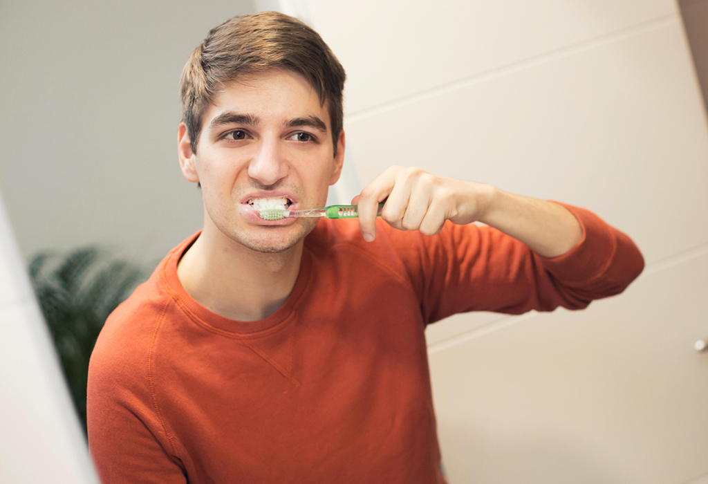ошибка чистки зубов под неправильным углом