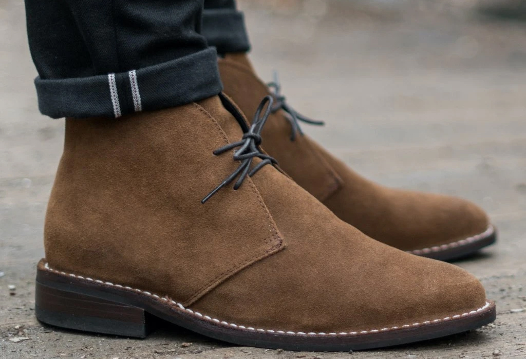 Chukka boots with jeans and shirt 