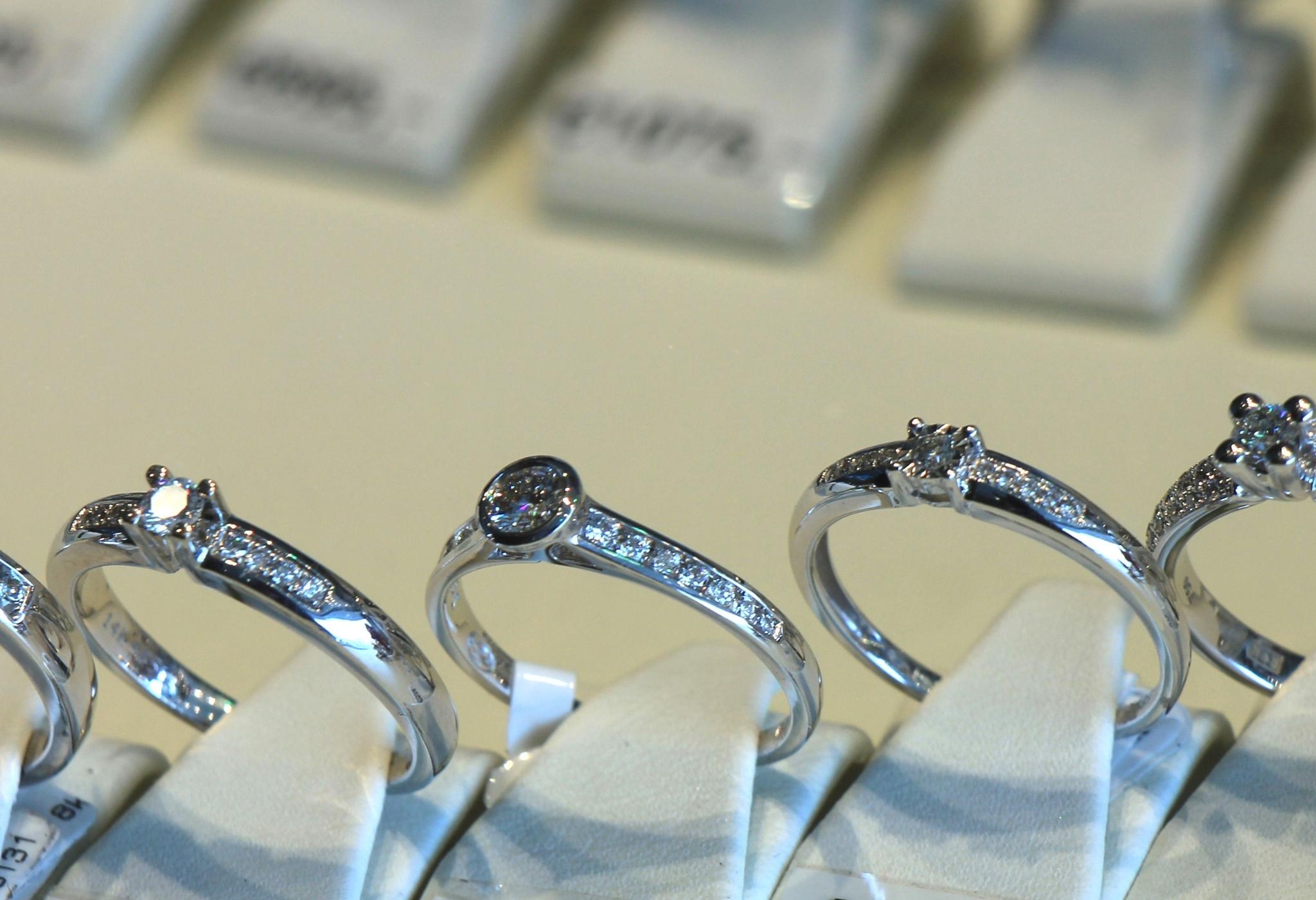 diamond ring selection
