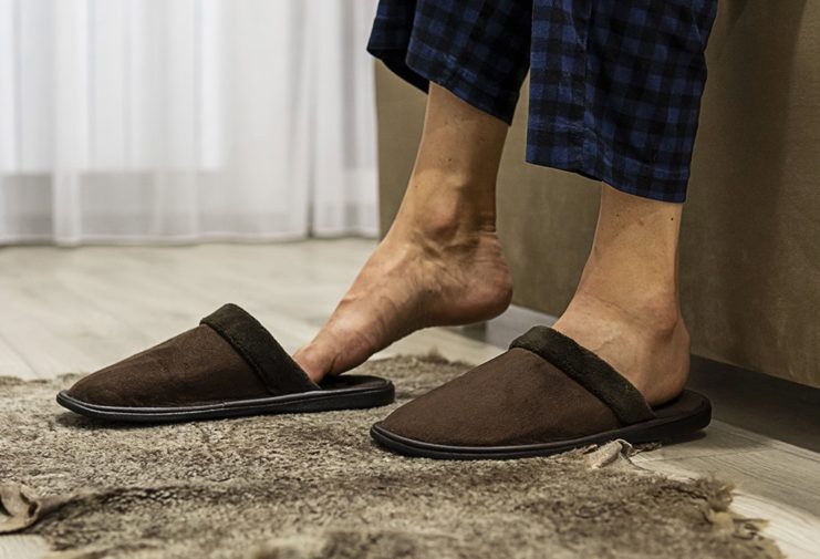 House Slippers For Men - What Shoes Should Men Wear At Home?