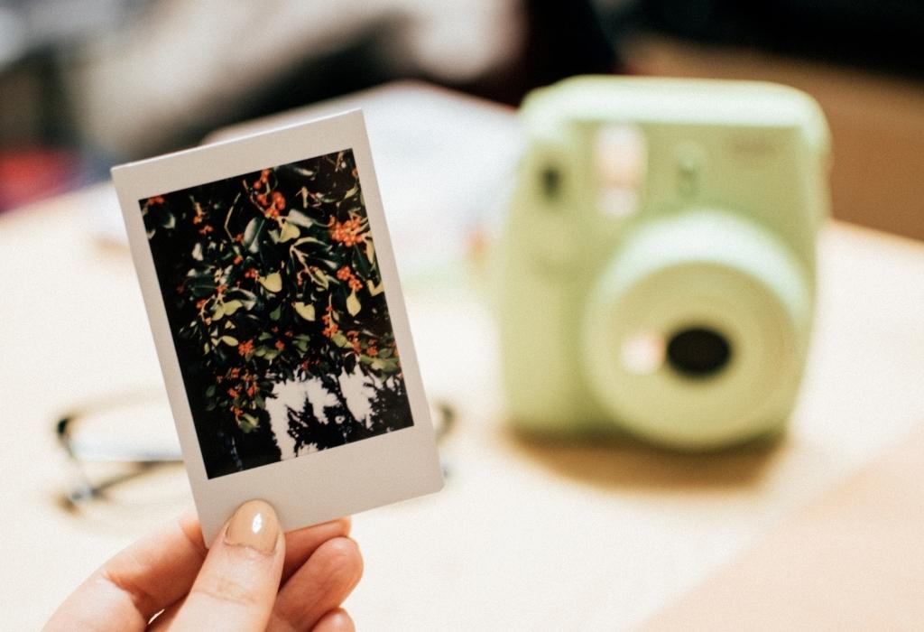 polaroid cameras are great gifts for women