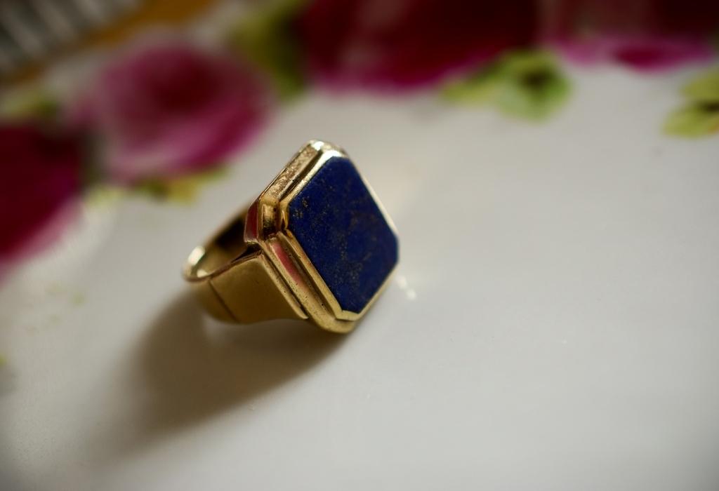signet ring with blue stone 