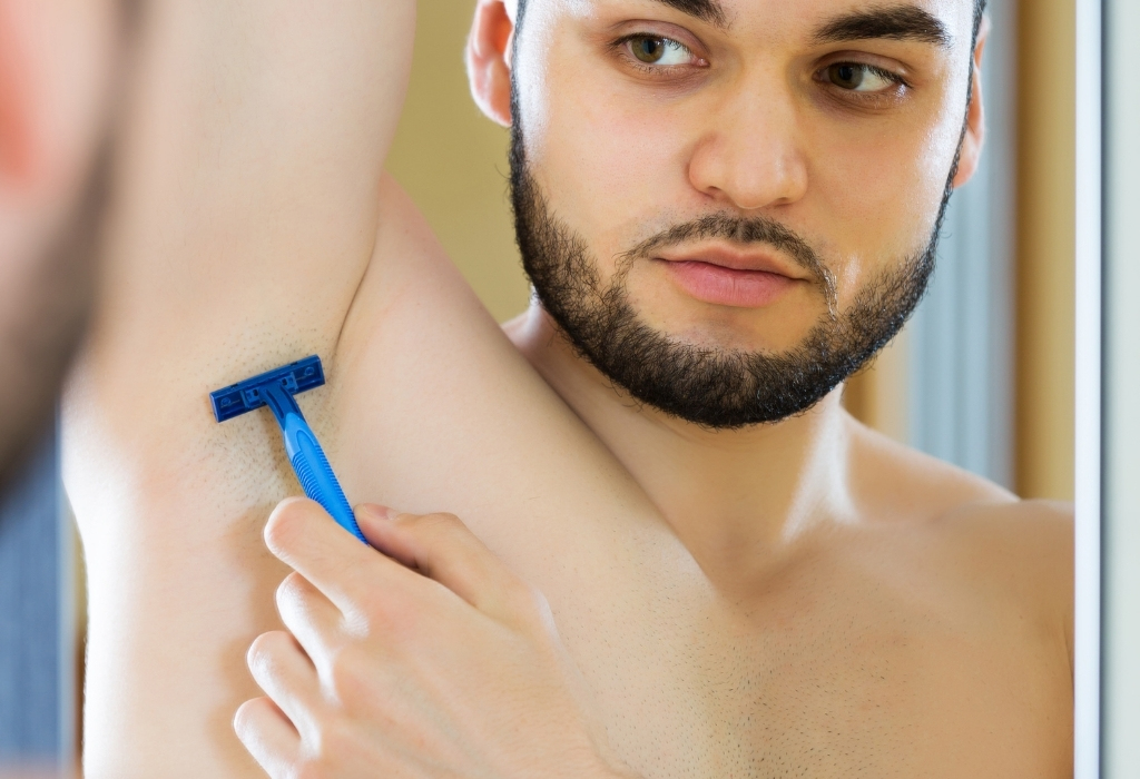 shave men's armpits