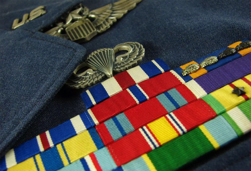 military uniform ribbons